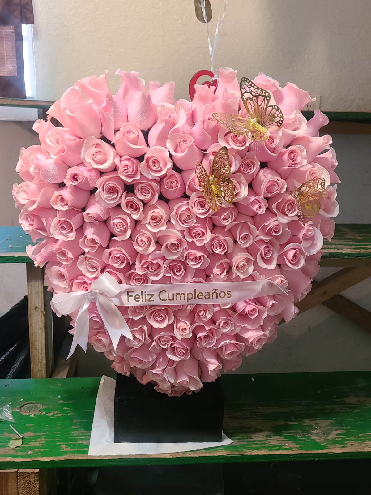 200 Roses Heart shaped