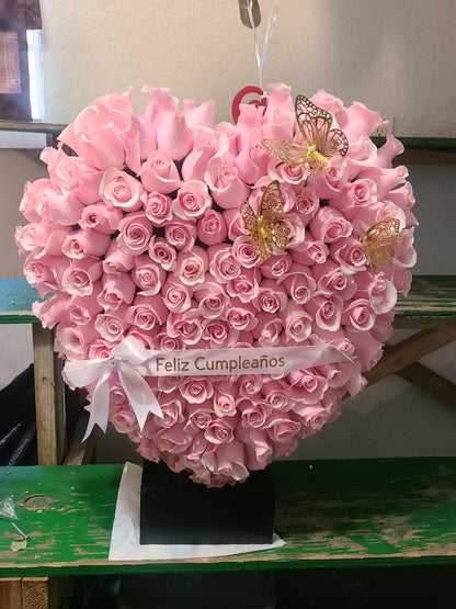 200 Roses Heart shaped