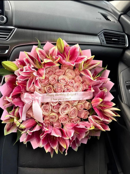 25 Roses with lilies